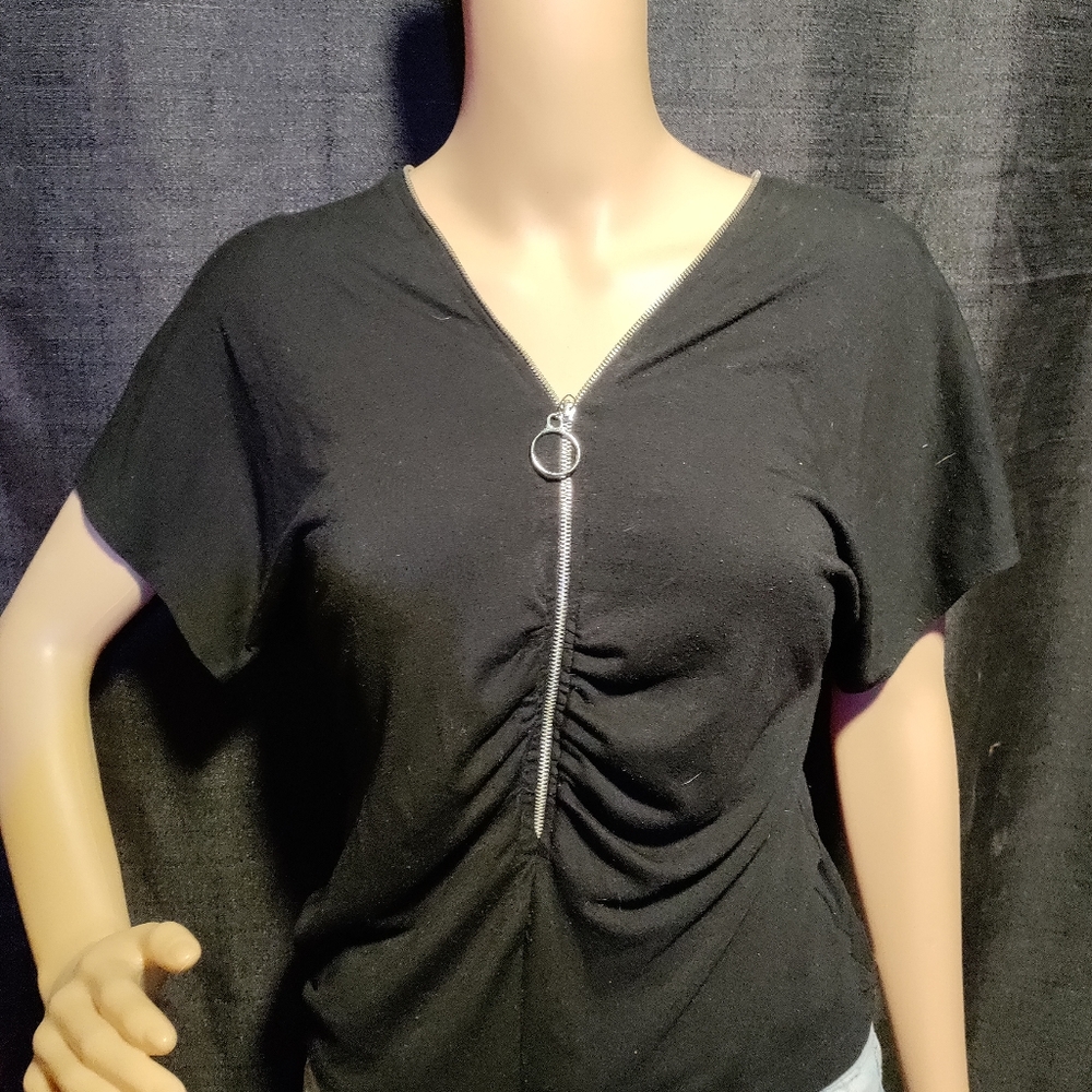 Women's vintage zip neck top